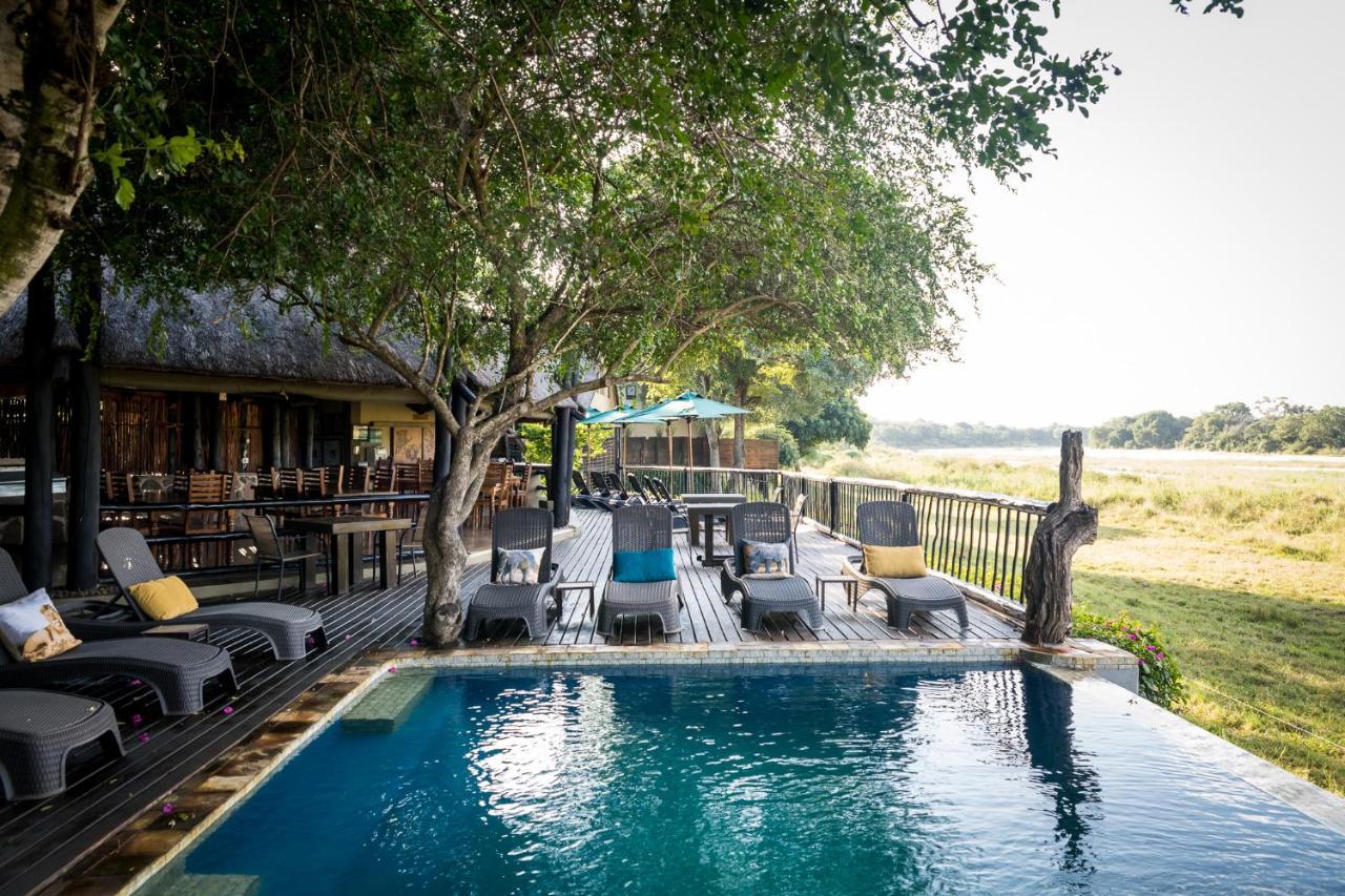 Umkumbe Safari Lodge Riverside Skukuza Ngoại thất bức ảnh