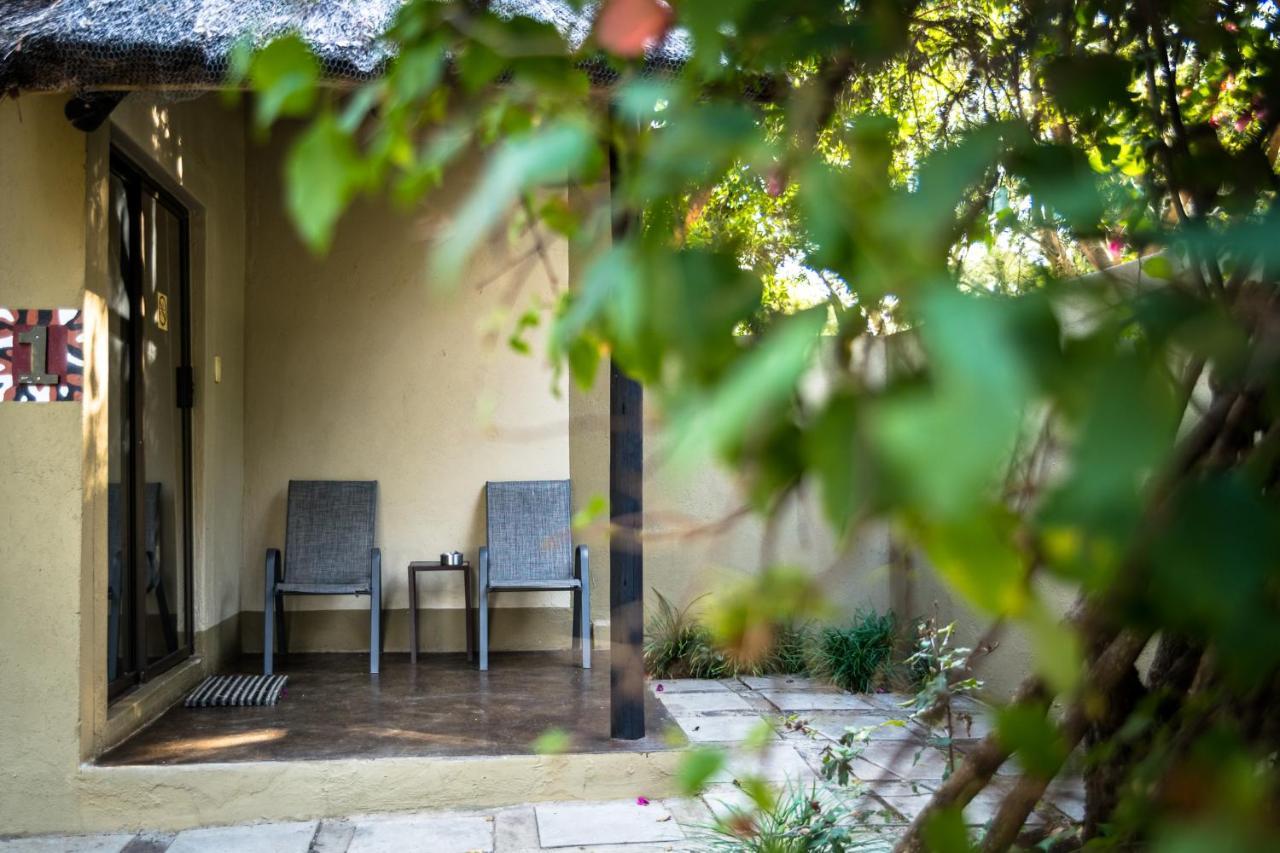 Umkumbe Safari Lodge Riverside Skukuza Ngoại thất bức ảnh