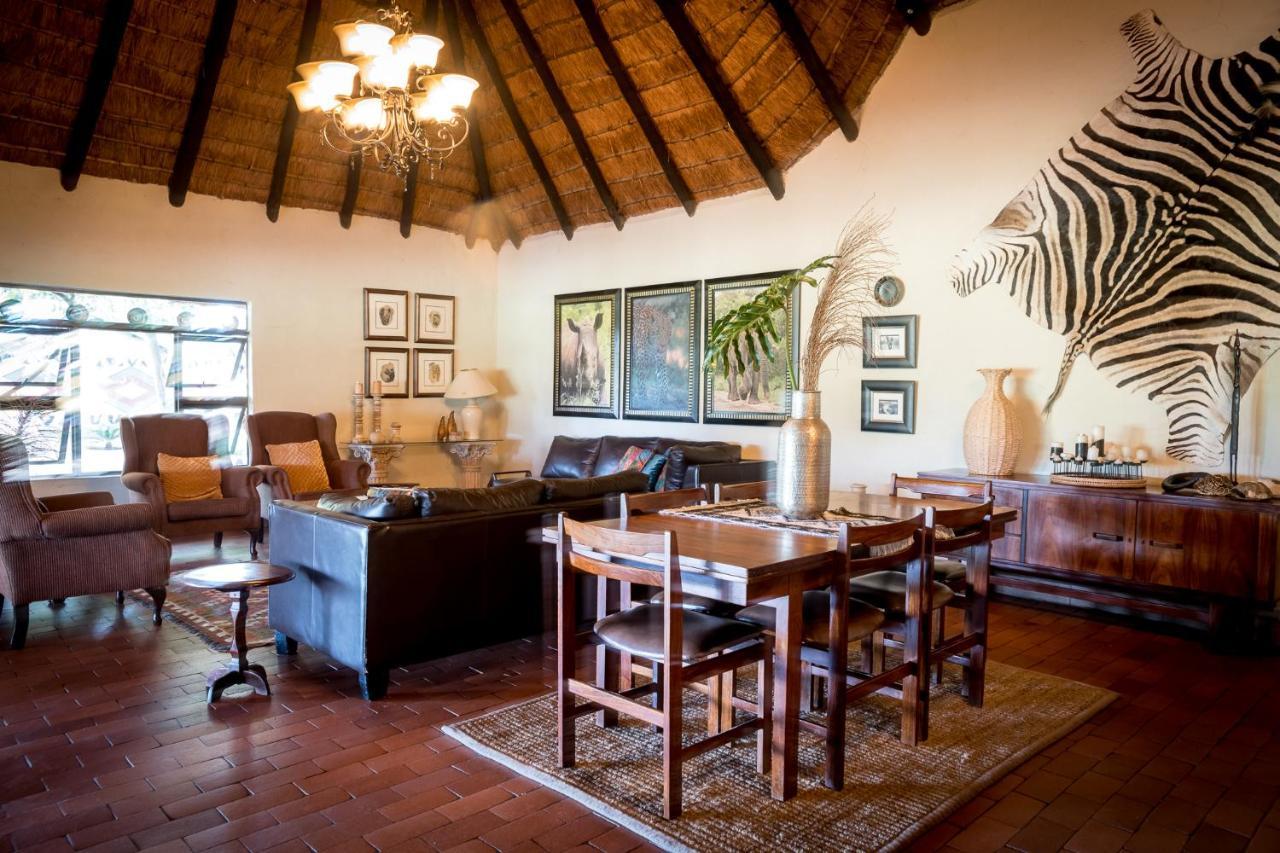 Umkumbe Safari Lodge Riverside Skukuza Ngoại thất bức ảnh