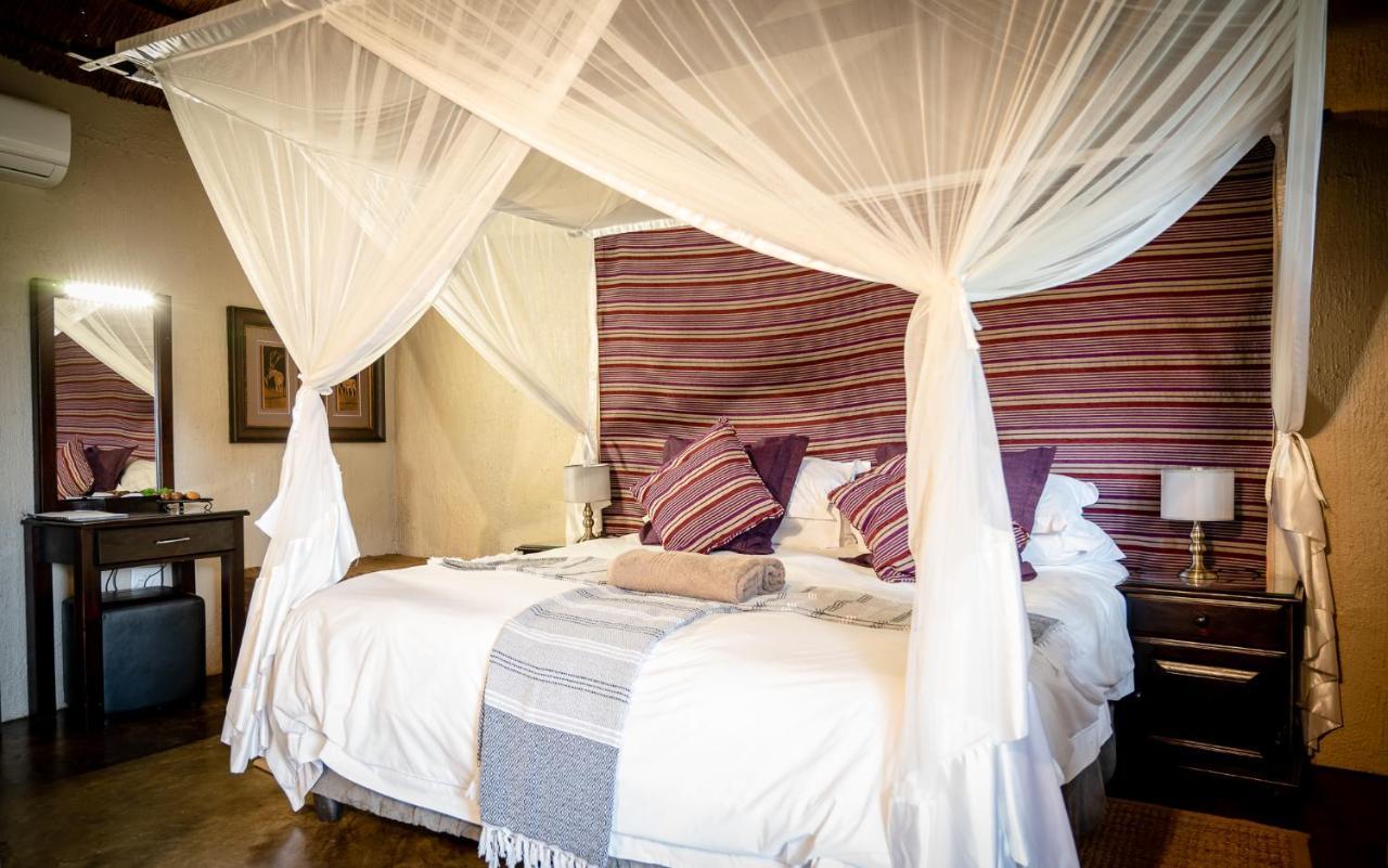 Umkumbe Safari Lodge Riverside Skukuza Ngoại thất bức ảnh