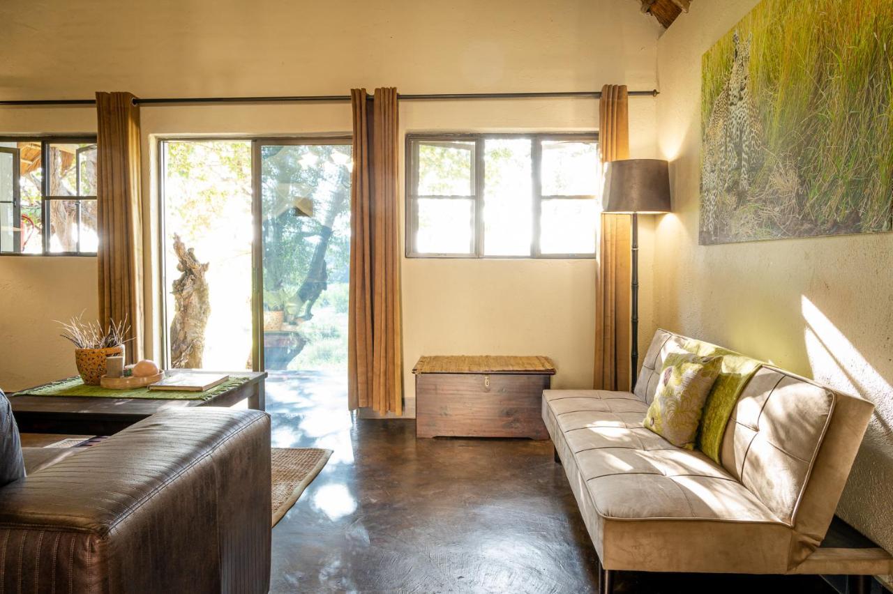 Umkumbe Safari Lodge Riverside Skukuza Ngoại thất bức ảnh